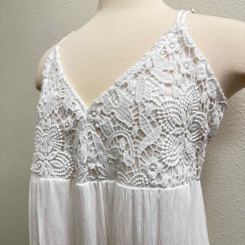 Maurices Size Medium White Summer Dress