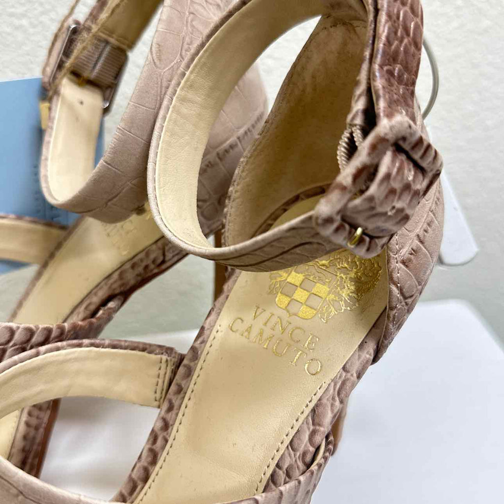 Vince Camuto Shoe Size 9 Beige Animal Print Sandals