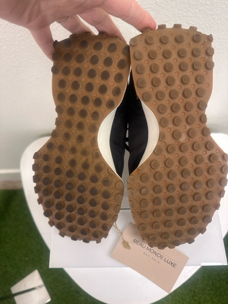 New Balance Shoe Size 6.5 Black Sneakers