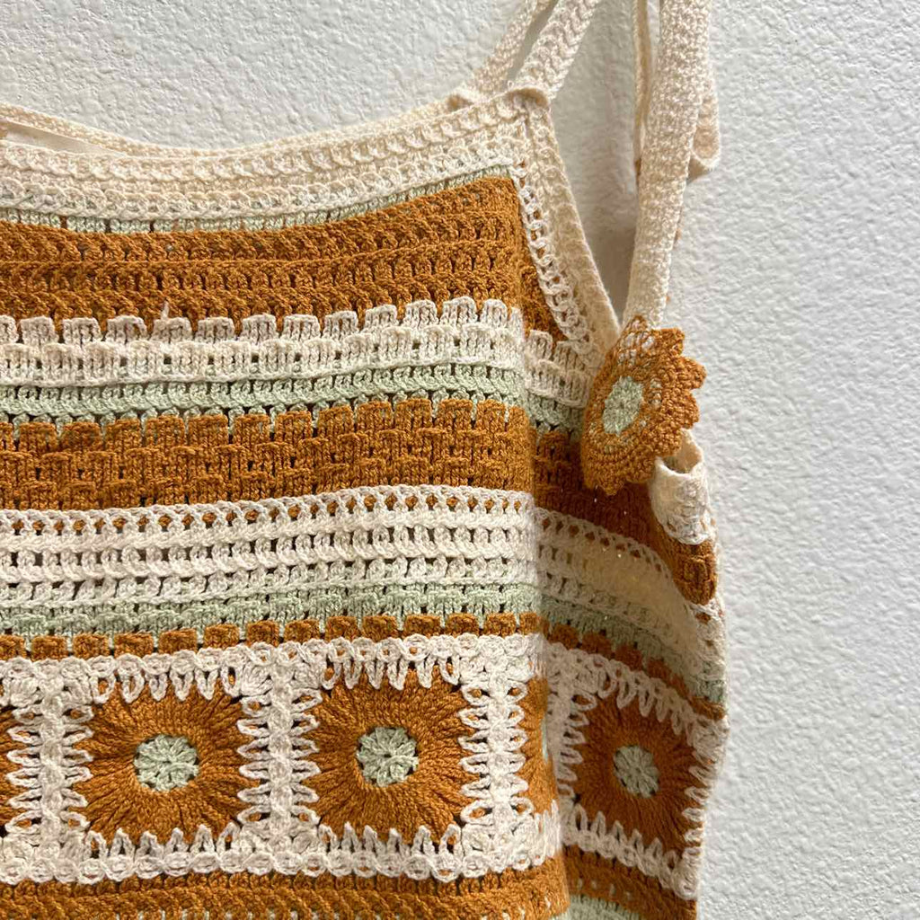 Nervin Size M/L Brown Crochet Crop Top